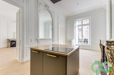 Appartement - 165 m² - 4 pièces