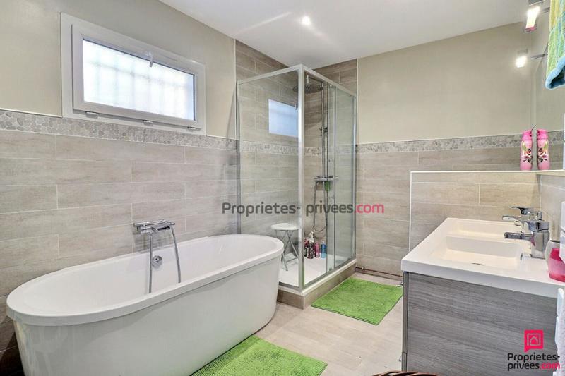 Maison - 140 m² - 6 pièces