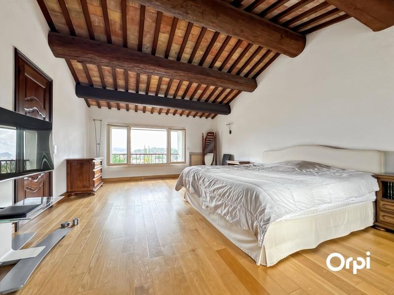 Villa - 180 m² - 4 pièces