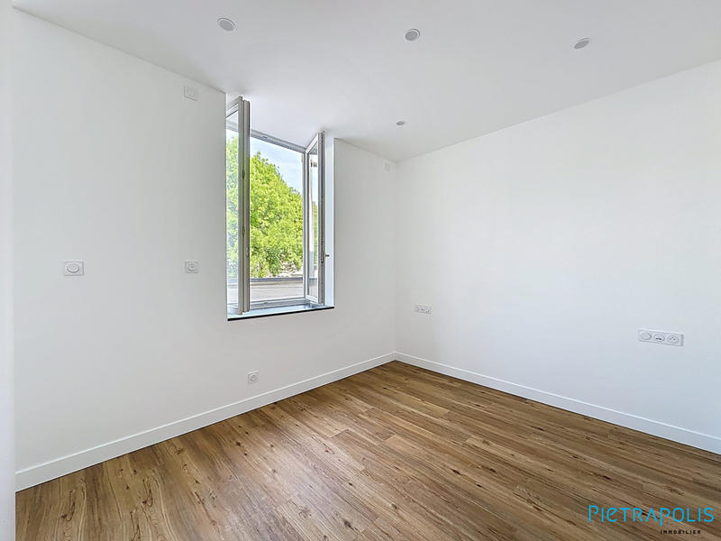 Appartement - 95 m² - 4 pièces