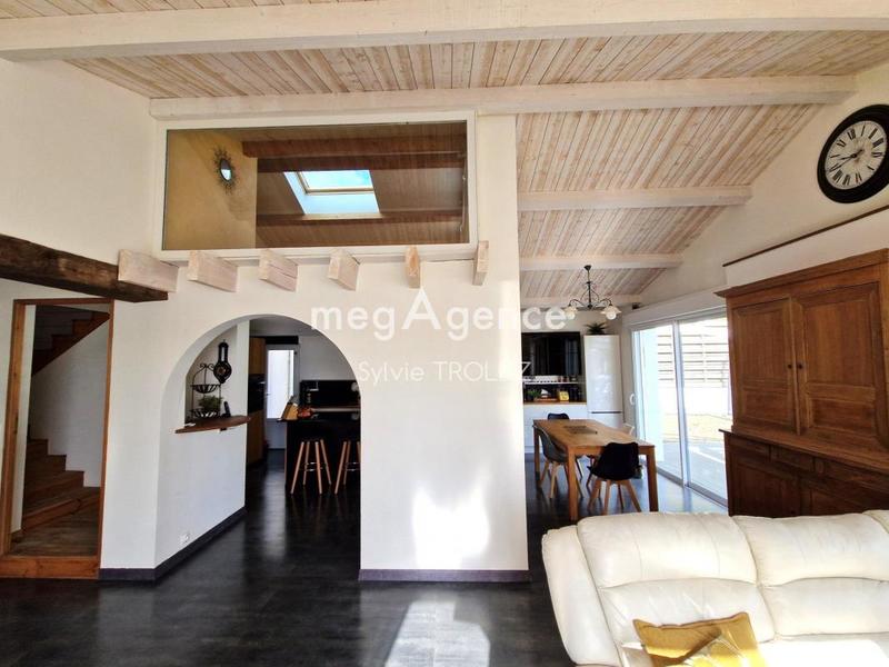 Maison - 189 m² - 6 pièces