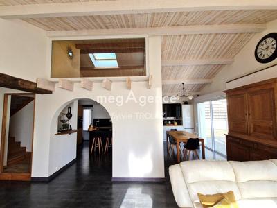 Maison - 189 m² - 6 pièces