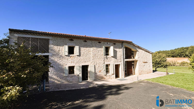 Maison - 239 m² - 7 pièces