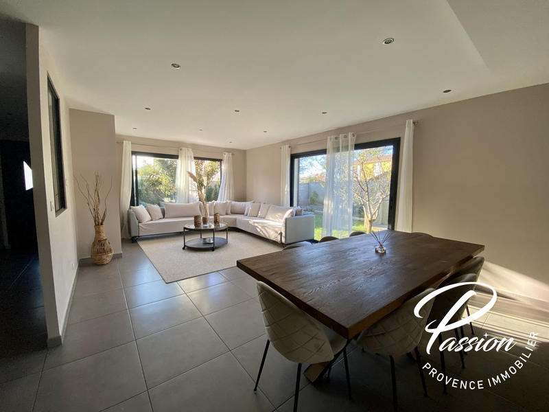 Maison contemporaine - 264 m² - 9 pièces