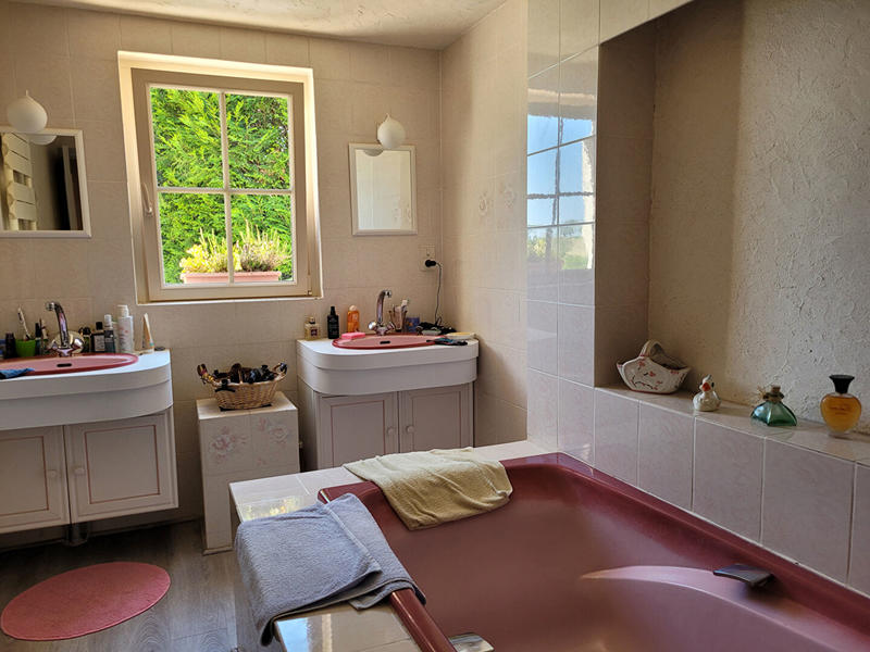 Maison - 203 m² - 8 pièces