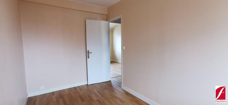 Maison traditionnelle - 76 m² - 5 pièces