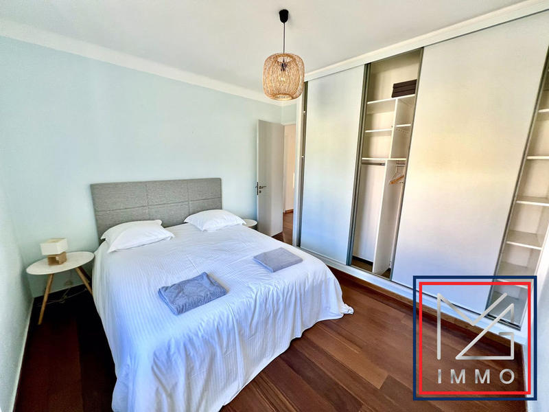 Villa - 250 m² - 7 pièces