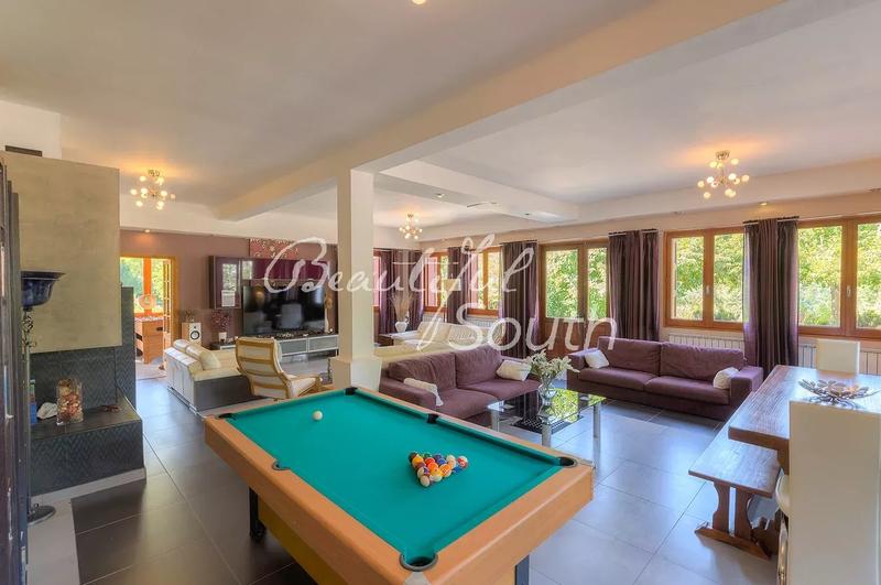 Gîte - 560 m² - 20 pièces