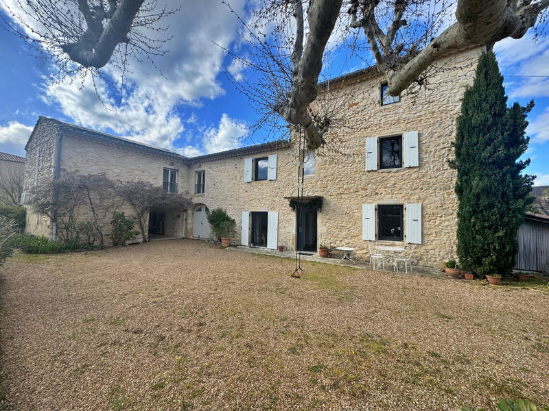 Maison - 250 m² - 9 pièces