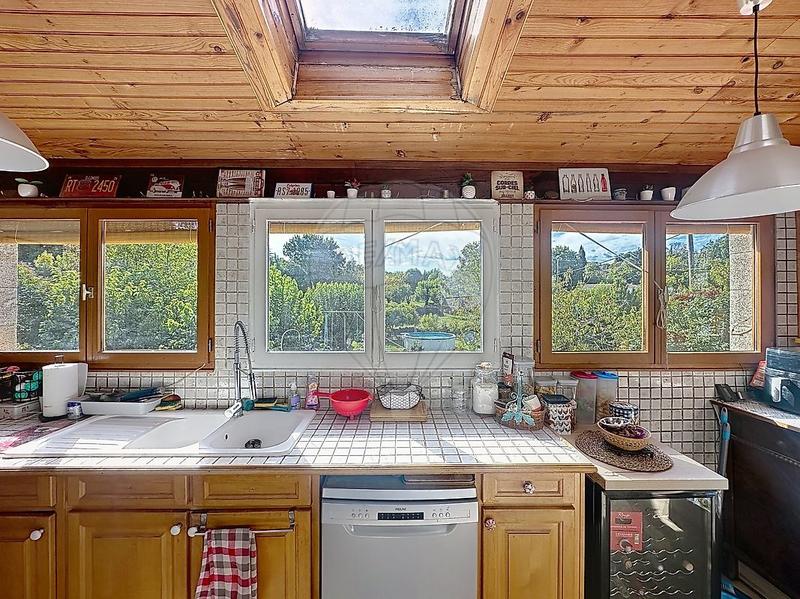 Maison - 225 m² - 9 pièces