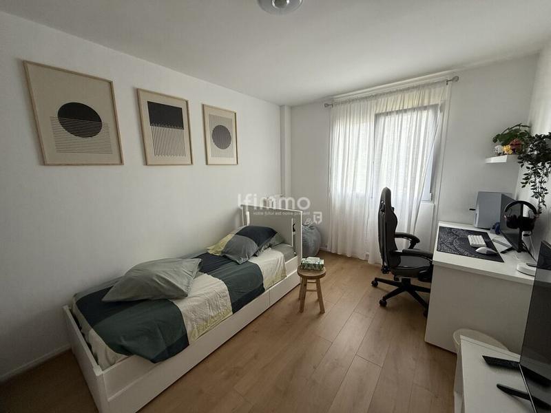 Appartement - 97 m² - 5 pièces