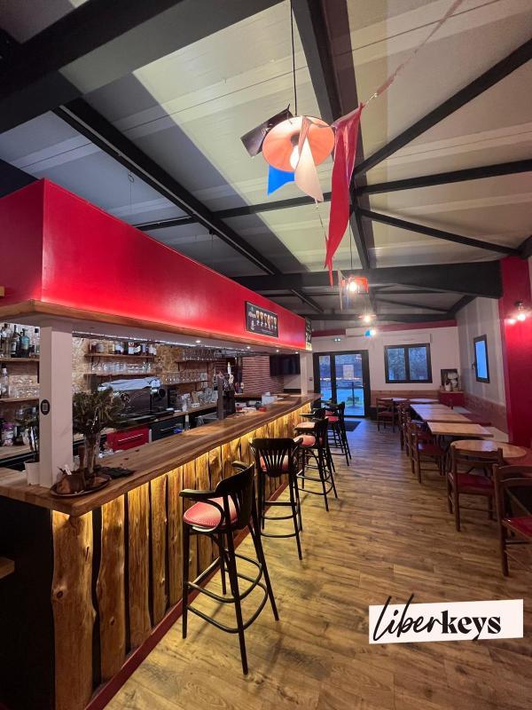 Local commercial - 470 m² - 1 pièce