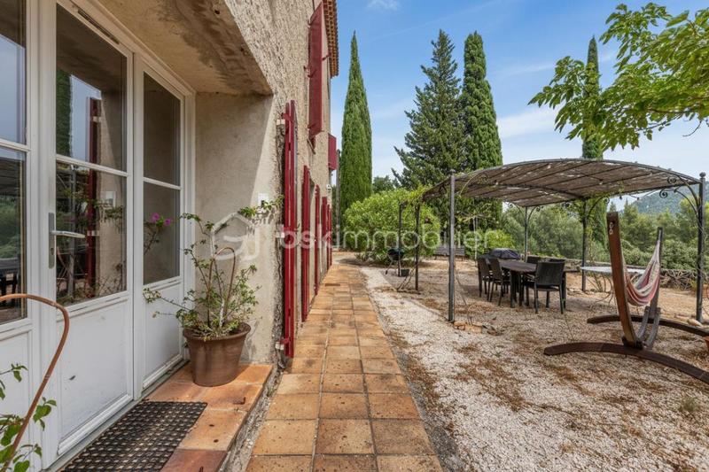 Maison - 265 m² - 10 pièces