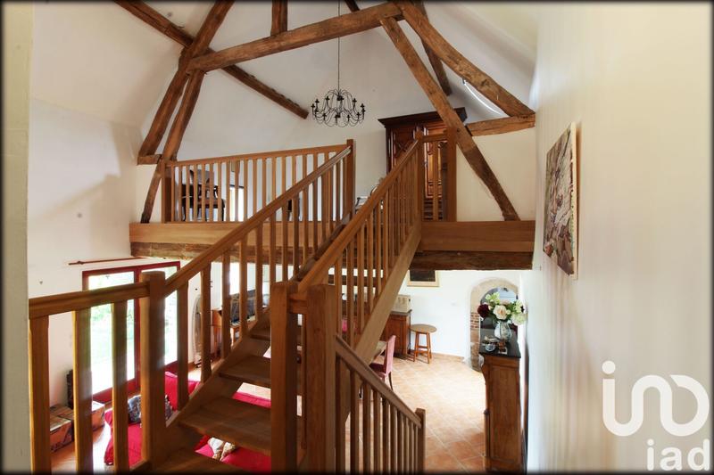 Maison - 1 500 m² - 25 pièces