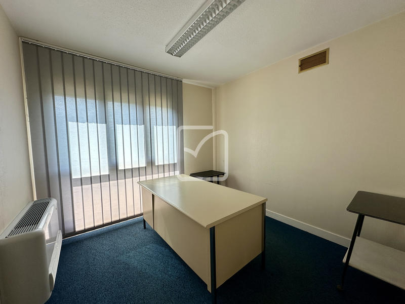 Bureau - 165 m² - 12 pièces