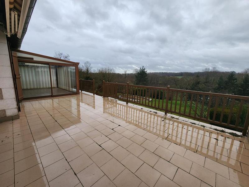 Maison - 210 m² - 7 pièces