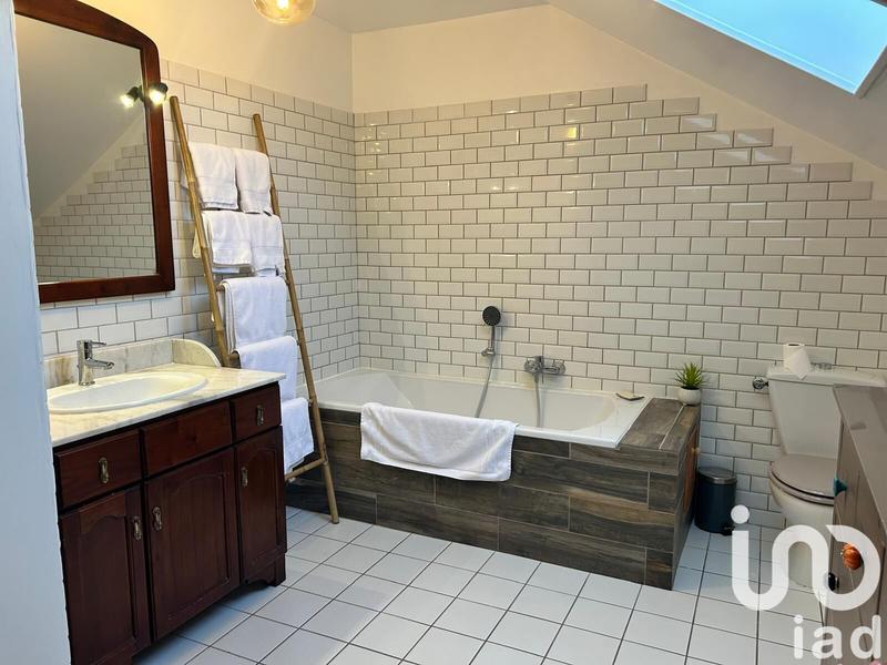 Maison - 223 m² - 6 pièces