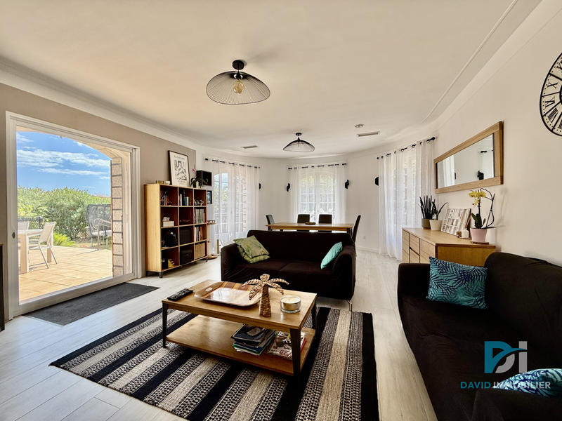 Maison - 186 m² - 8 pièces