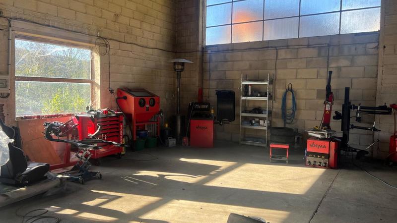 Maison - 789 m² - 4 pièces