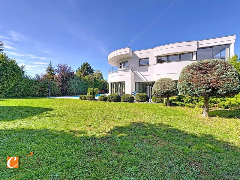 Villa - 325 m² - 7 pièces