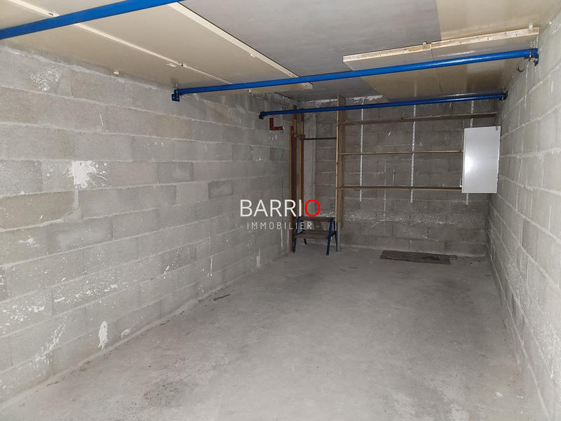 Parking / Garage - 18 m²