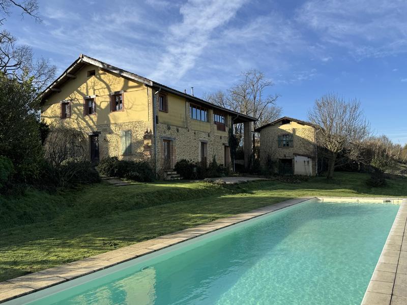 Maison ancienne - 427 m² - 14 pièces