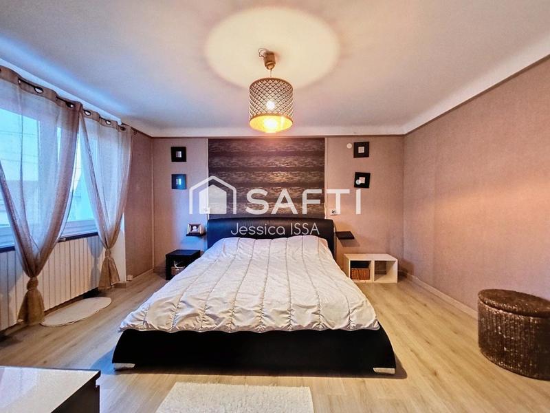 Maison - 224 m² - 7 pièces