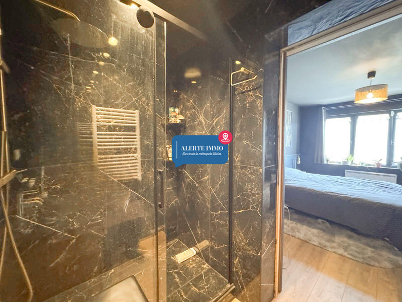 Maison - 243 m² - 7 pièces