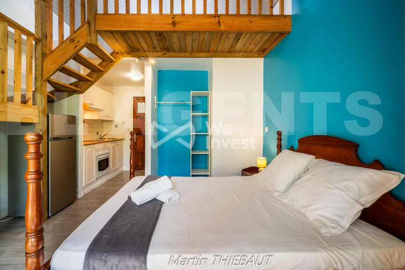 Maison - 270 m² - 13 pièces