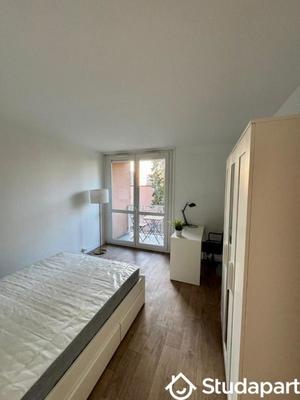 Chambre - 9 m² - 1 pièce