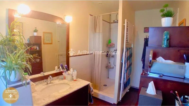 Maison - 202 m² - 7 pièces