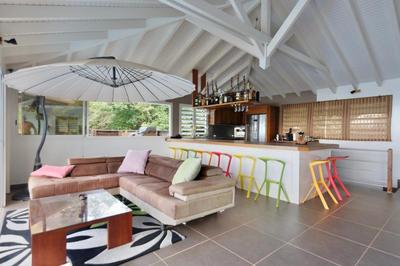 Demeure - 121 m² - 9 pièces