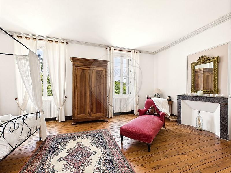 Maison de maîtres - 531 m² - 11 pièces