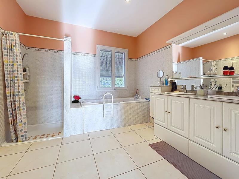 Pavillon - 197 m² - 5 pièces