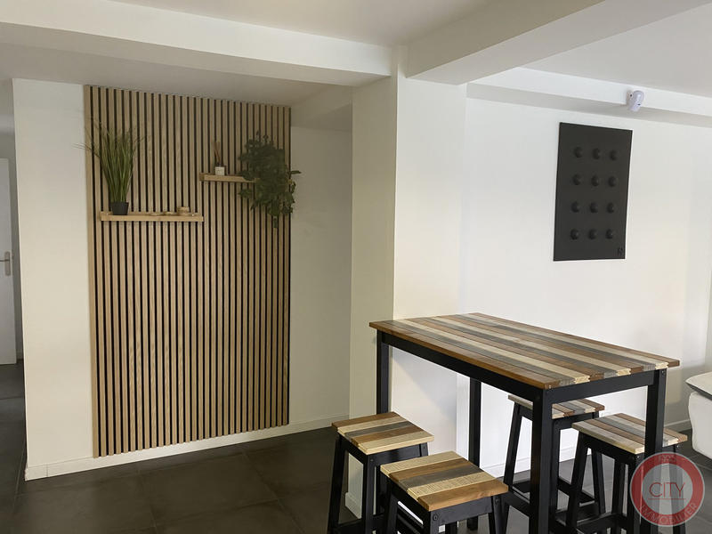 Maison traditionnelle - 223 m² - 9 pièces