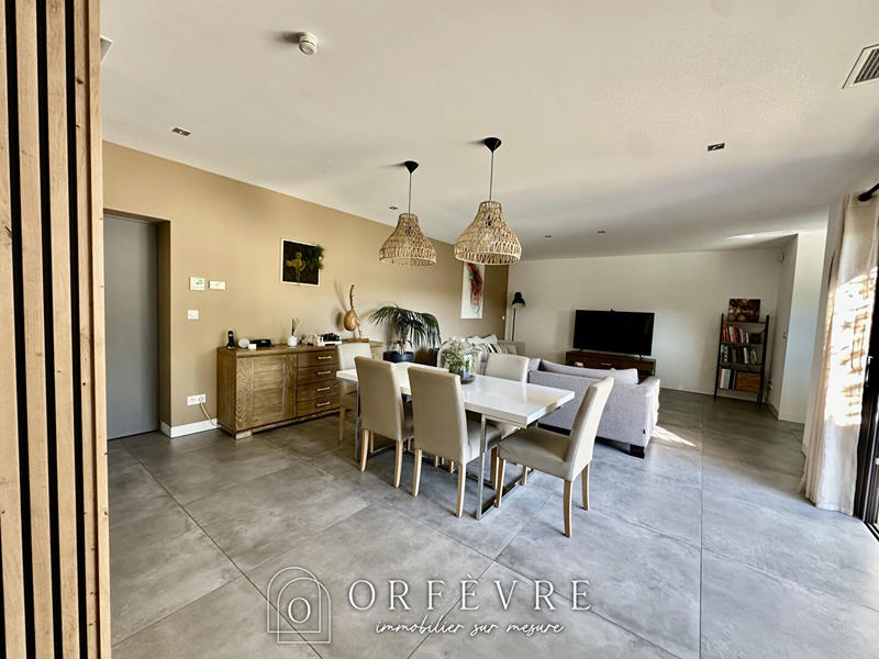 Maison - 180 m² - 6 pièces