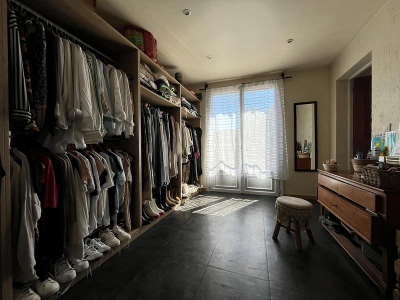 Maison - 215 m² - 6 pièces