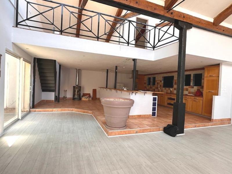 Maison - 255 m² - 5 pièces