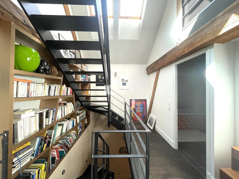 Loft - 217 m² - 5 pièces