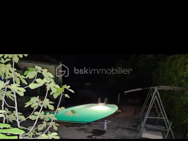 Maison traditionnelle - 108 m² - 8 pièces