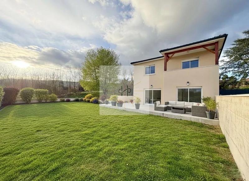 Maison - 118 m² - 4 pièces