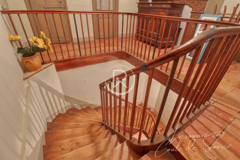 Maison de village - 460 m² - 7 pièces