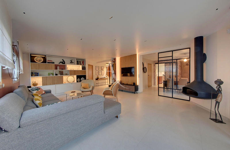 Maison - 190 m² - 8 pièces