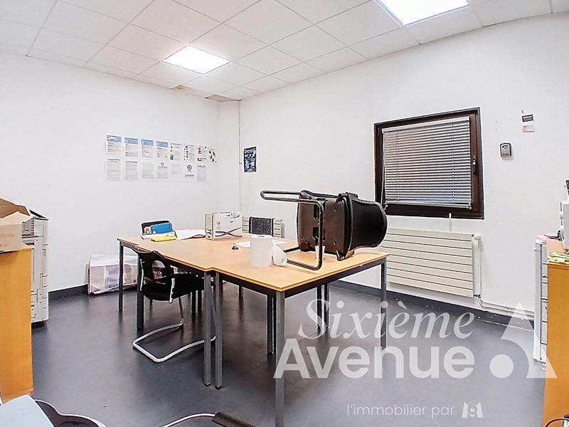 Local commercial - 280 m² - 7 pièces