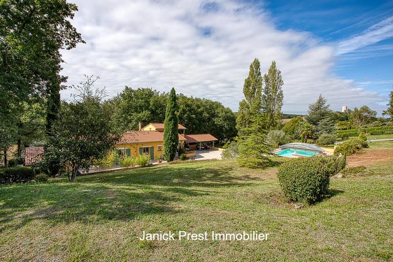 Maison - 180 m² - 6 pièces