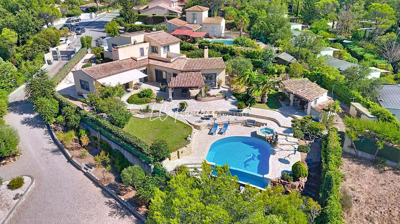 Villa - 146 m² - 6 pièces