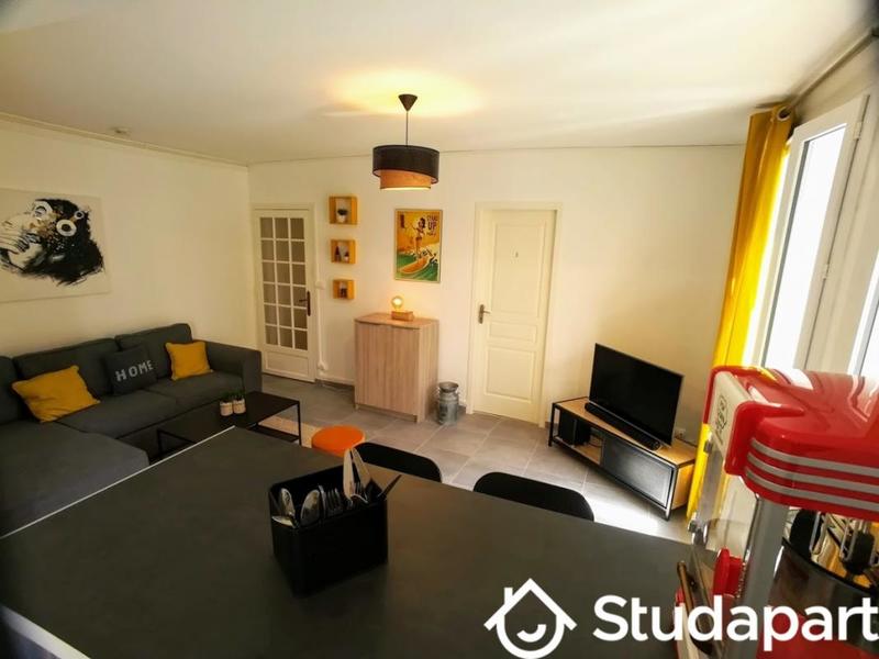 Chambre - 10 m² - 1 pièce