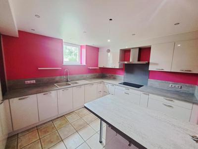 Maison - 265 m² - 10 pièces