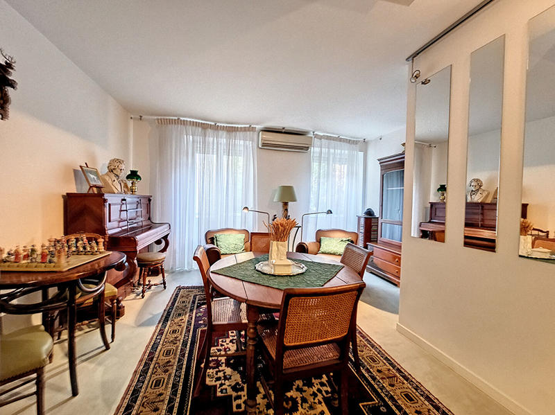 Maison - 200 m² - 6 pièces