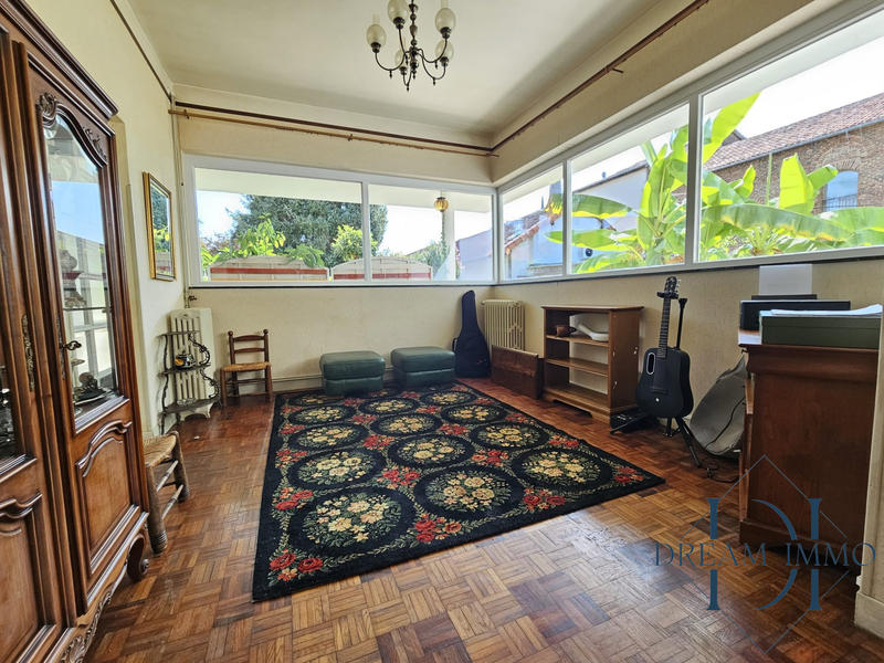 Villa - 319 m² - 14 pièces